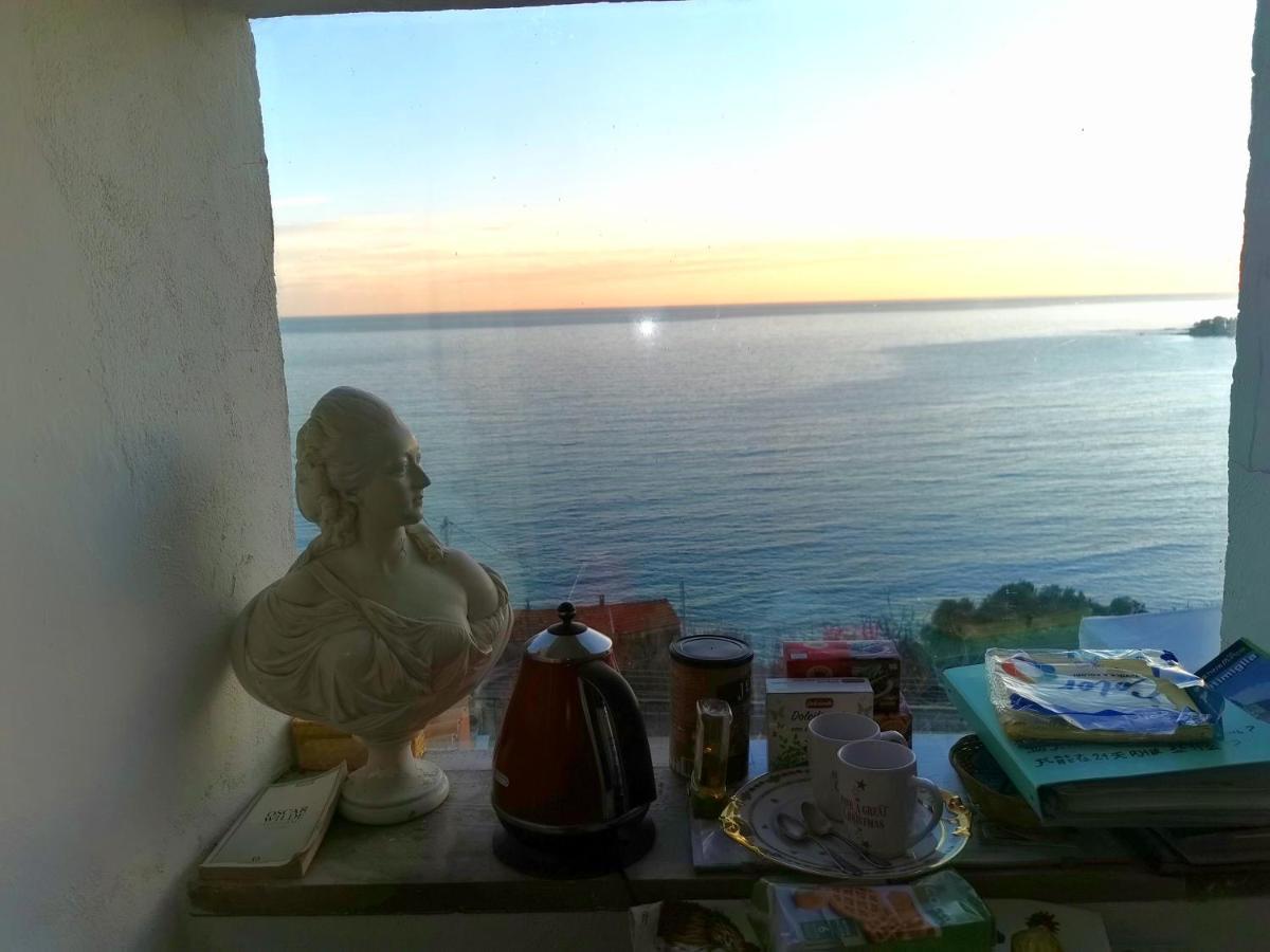 Romantic Casa Lorenzina Affittacamere Ventimiglia Buitenkant foto