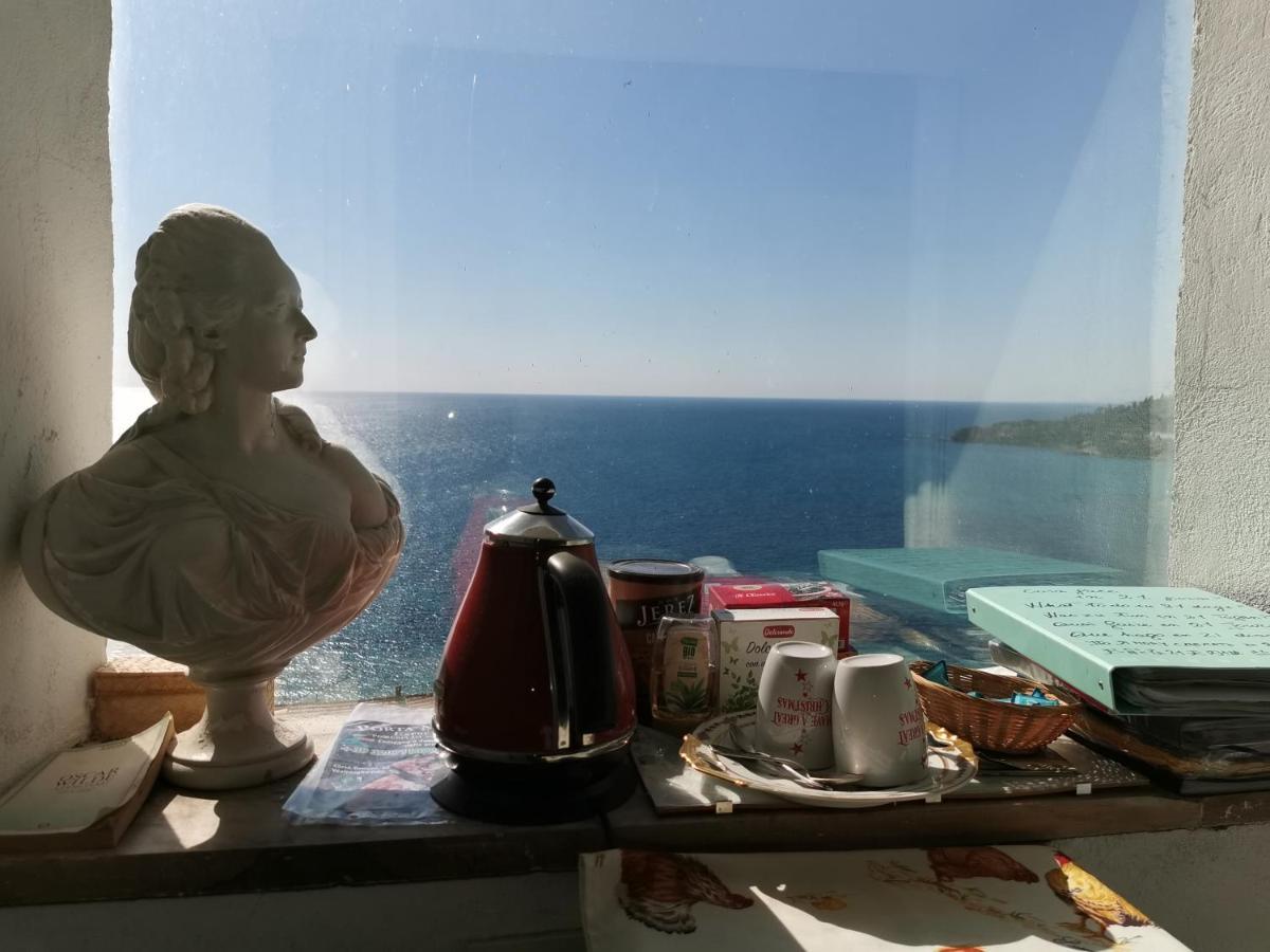 Romantic Casa Lorenzina Affittacamere Ventimiglia Buitenkant foto